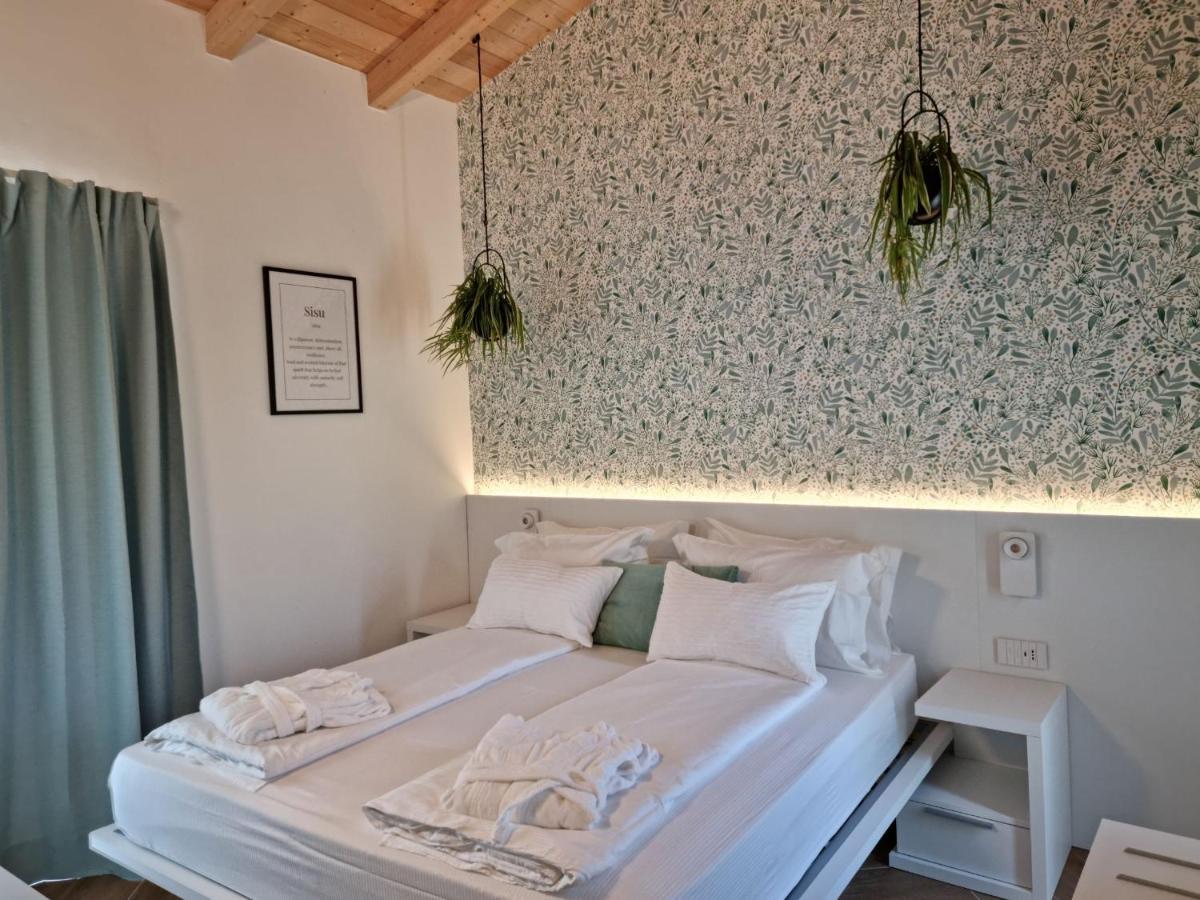 Elle Ecoholiday